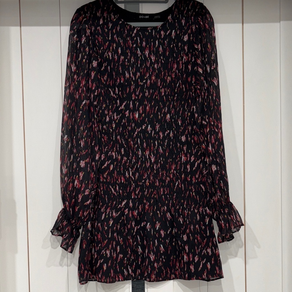 175. DO+BE Women’s Black and Pink Abstract Blouse Size Medium